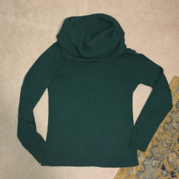 Knit Cowl neck green sweater - Picture 2 of 8